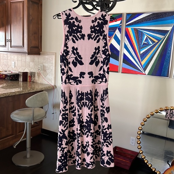 Elisa J Pink Navy and Fit and Flare Cocktail size M in pristine condition - Picture 6 of 8